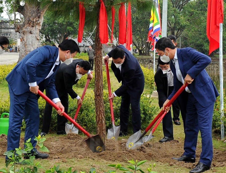 Trưởng Ban Kinh tế Trung ương Trần Tuấn Anh làm việc tại Hải Dương