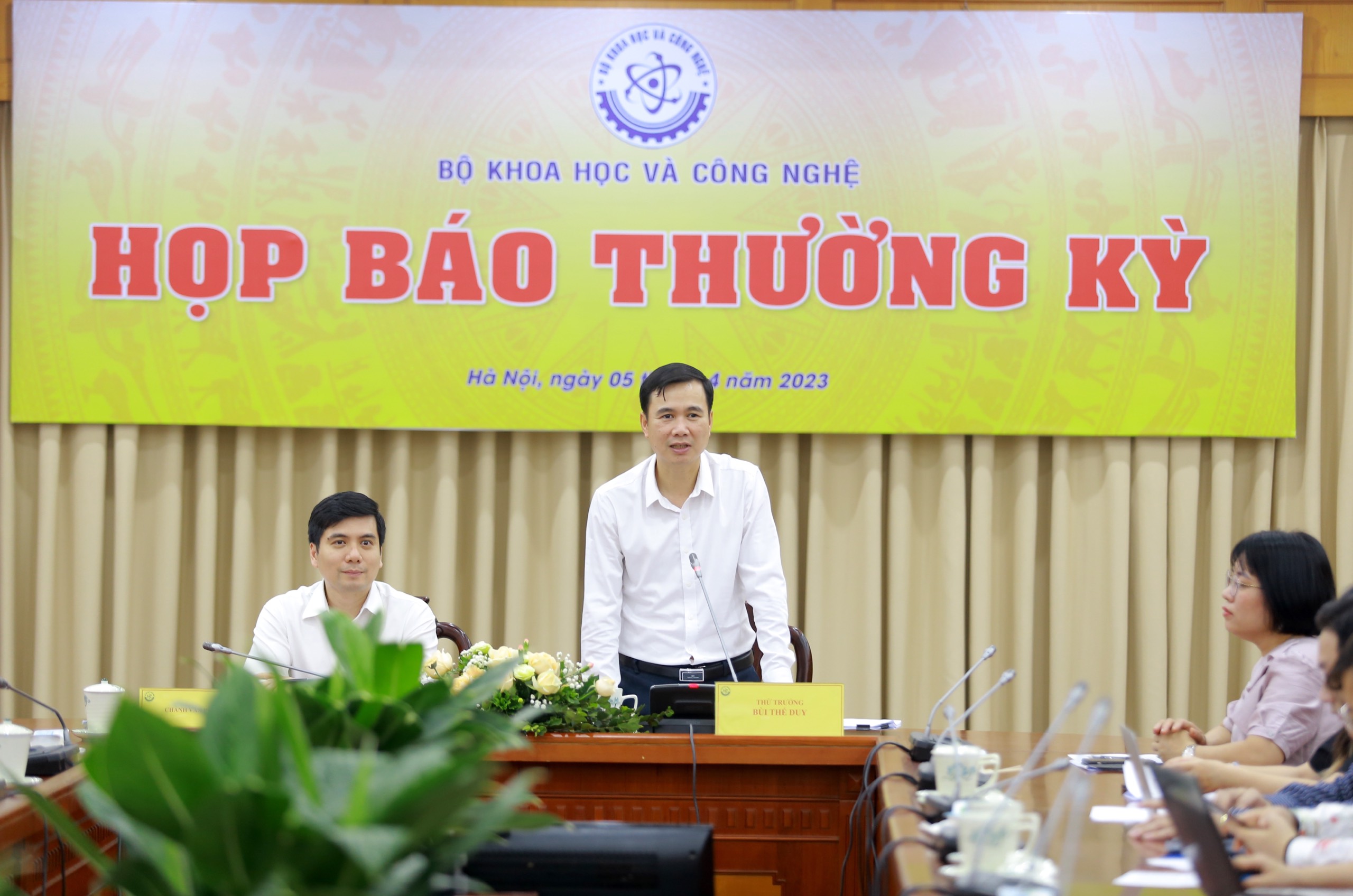 Tập trung hoàn thiện các cơ chế, chính sách pháp luật về khoa học và công nghệ