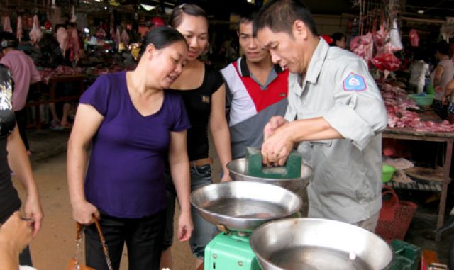 Gian lận phương tiện đo, người tiêu dùng chịu thiệt