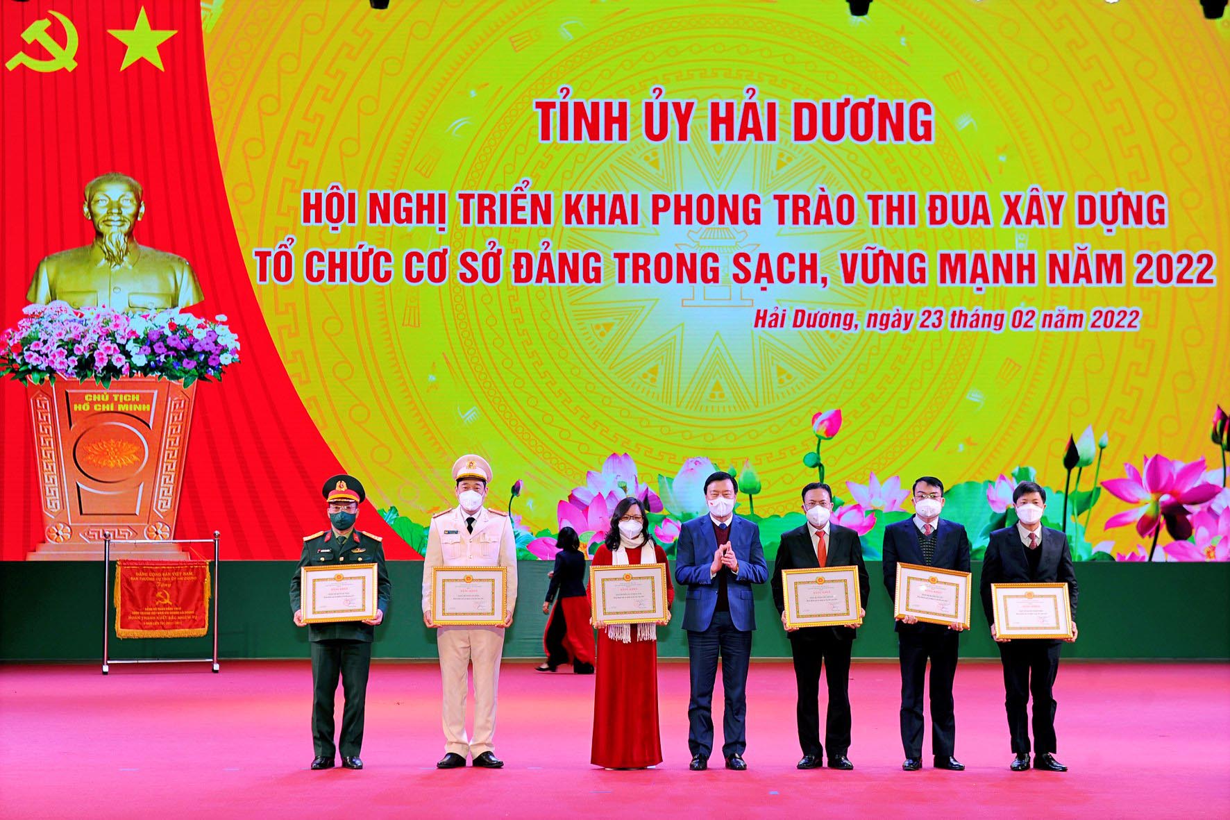 Triển khai phong trào thi đua xây dựng tổ chức Đảng trong sạch, vững mạnh